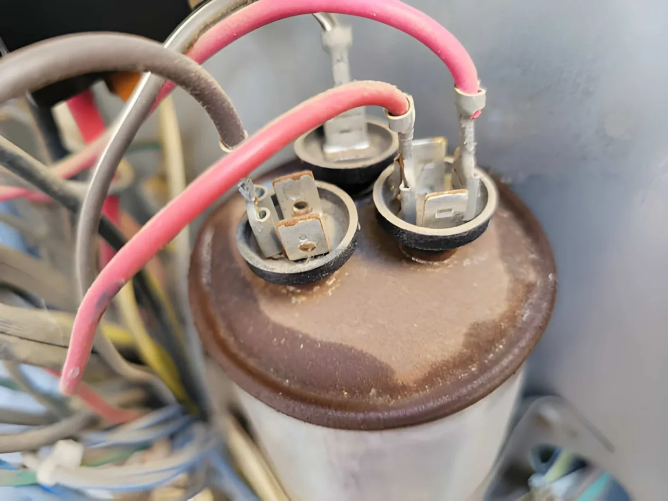 How Can You Tell If an AC Capacitor Is Going Bad